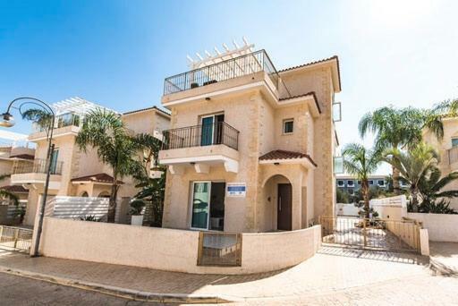 Timotheos Villa Протарас Екстериор снимка